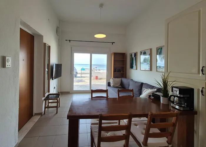 La Relax Seaside House * Néi Epivátesz